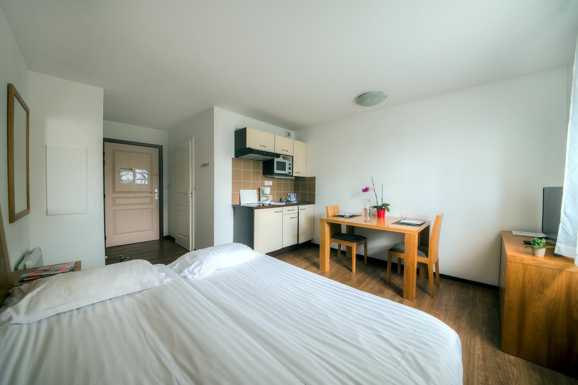 Comfort Aparthotel Mutzig Portes D'Alsace Buitenkant foto